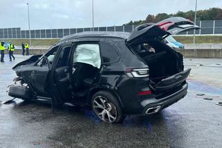 Komendant policji dachował na autostradzie. Sroga kara dla kierowcy