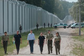 Zapora na granicy polsko-białoruskiej. Wiceszef MSWiA: Wysłaliśmy sygnał w świat, że tędy nie przejdą