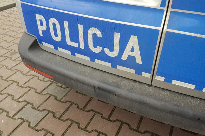   w Kościanie pobili na ulicy kierowcę, potem ukradli mu auto i odjechali