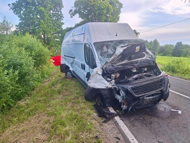 Śmiertelny wypadek pod Barwicami. Nie żyje kobieta, 5-latek w stanie krytycznym.