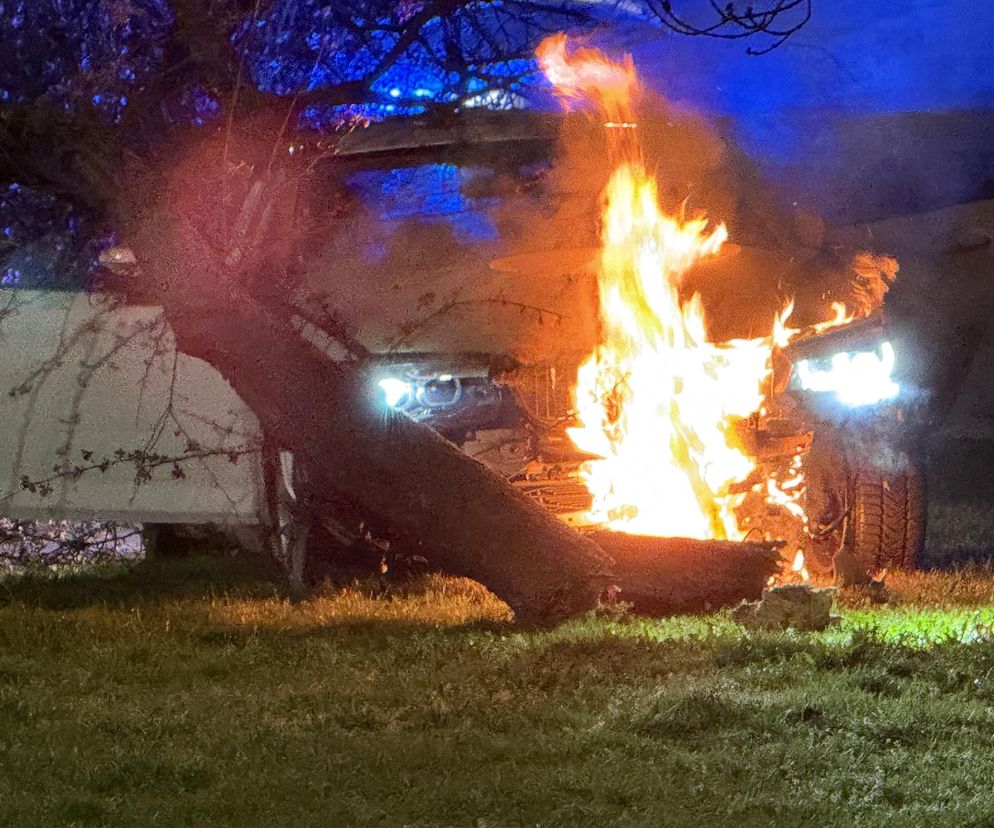 Policyjny pościg ulicami Warszawy. BMW w płomieniach 