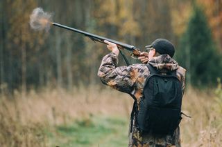 Myśliwy zastrzelił człowieka. Marcin Możdżonek grzmi po tragedii. Nie ma żadnego wytłumaczenia