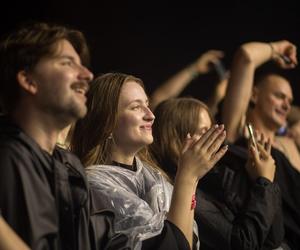 Tłumy na piątkowych koncertach podczas OFF Festivalu