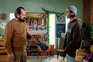 Barwy szczęścia odc. 3229. Romeo (Jacek Tyszkiewicz), Borys (Jakub Wieczorek)