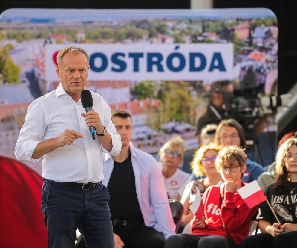 Donald Tusk w Amfiteatrze w Ostródzie