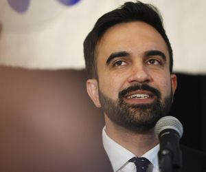 Zohran Mamdani pokonał Andrew Cuomo w demokratycznych prawyborach