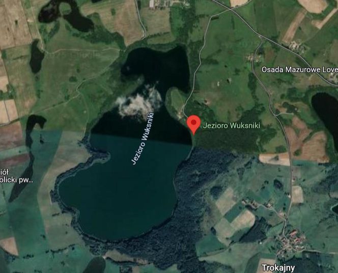   To najgłębsze jezioro w woj. warmińsko-mazurskim. Kryje podwodne skarby