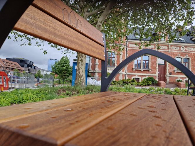 Rybi Rynek w Bydgoszczy niemal gotowy. Eleganckie nabrzeże już cieszy oczy!