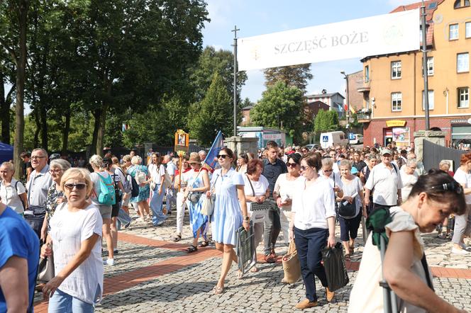 Tysiące kobiet i dziewcząt na pielgrzymce do Piekar Śląskich. Jestem w Kościele, więc idę