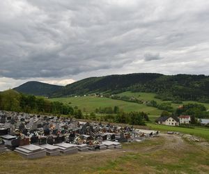 Ta wieś w Małopolsce ma burzliwą historię. W niej wyznaczono nowe granice Polski [GALERIA]