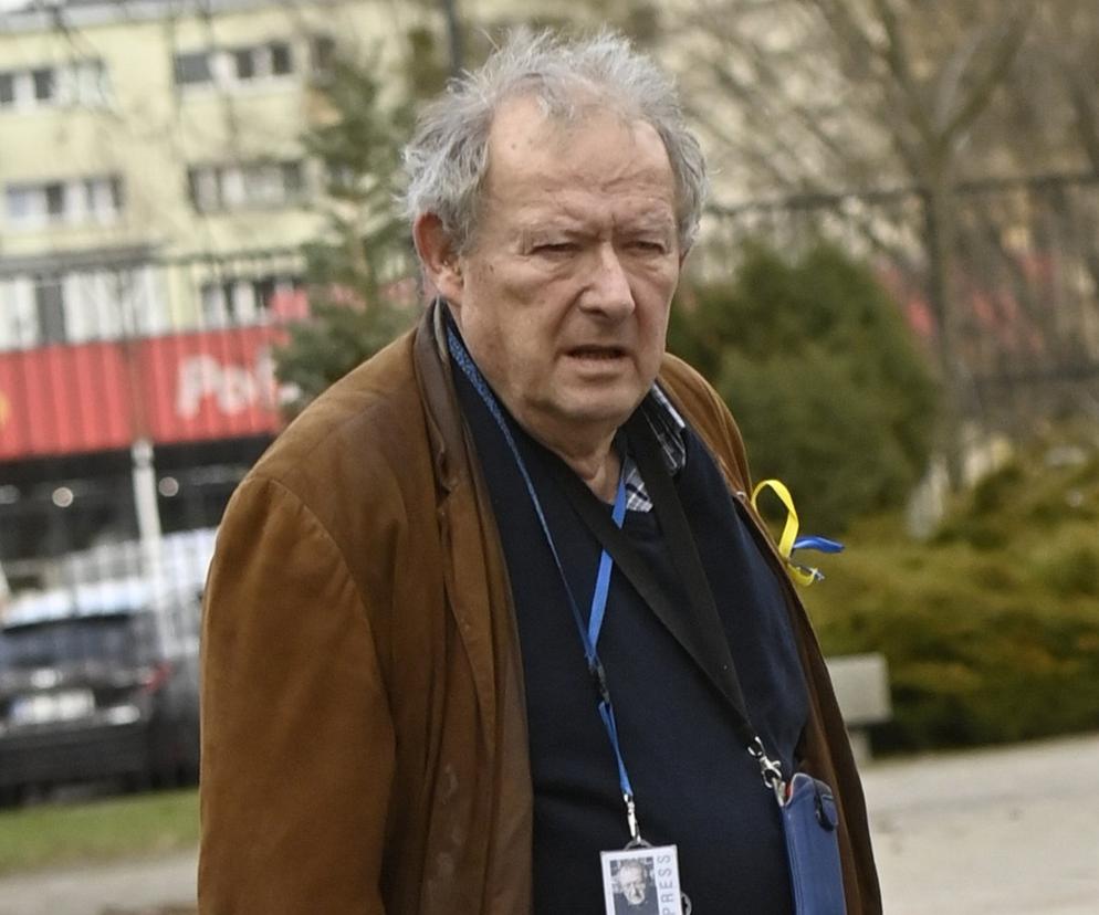 Adam Michnik na pogrzebie Janusza Weissa