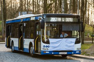 Gdynia: Autobusy w maseczkach zachęcają do zasłaniania twarzy [ZDJĘCIA]