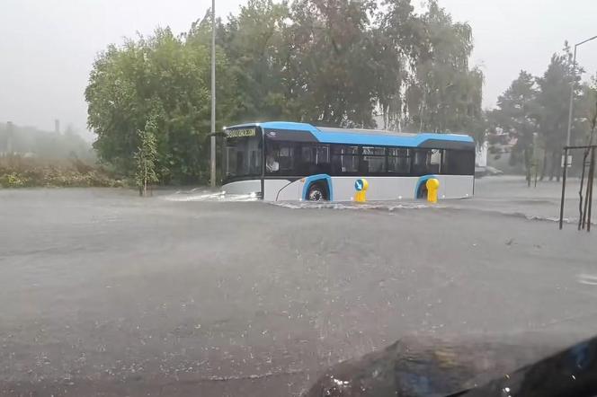 Powódź błyskawiczna w Zamościu. Miasto powołało sztab kryzysowy [ZDJĘCIA]