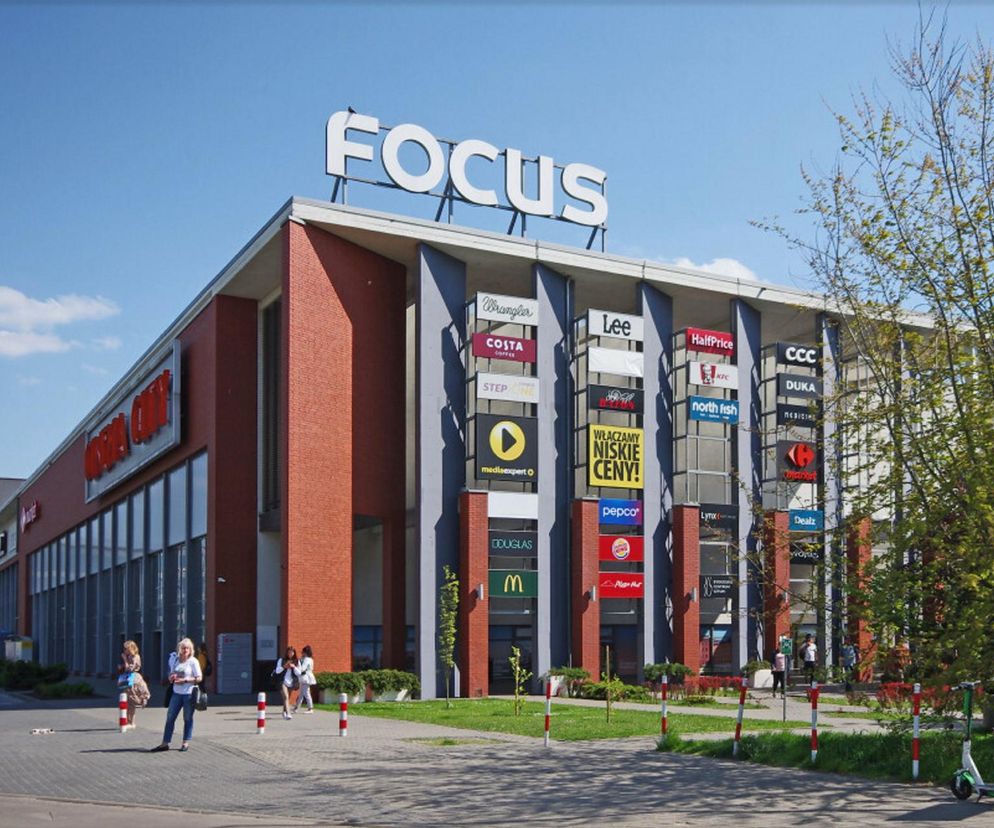 W bydgoskim Centrum Handlowym Focus pierwszej kondygnacji wypadł mężczyzna 