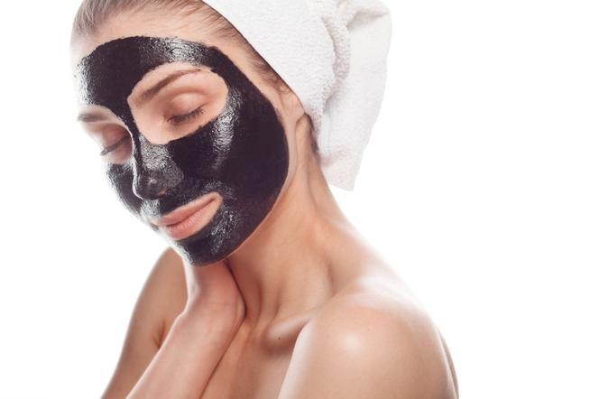 Czarna maska na wągry: przepis na domowy kosmetyk na wągry