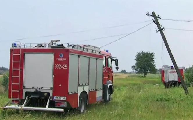 Zderzenie samolotów pod Radomiem. Zdjęcia z wypadku awionetek Cessna 152.