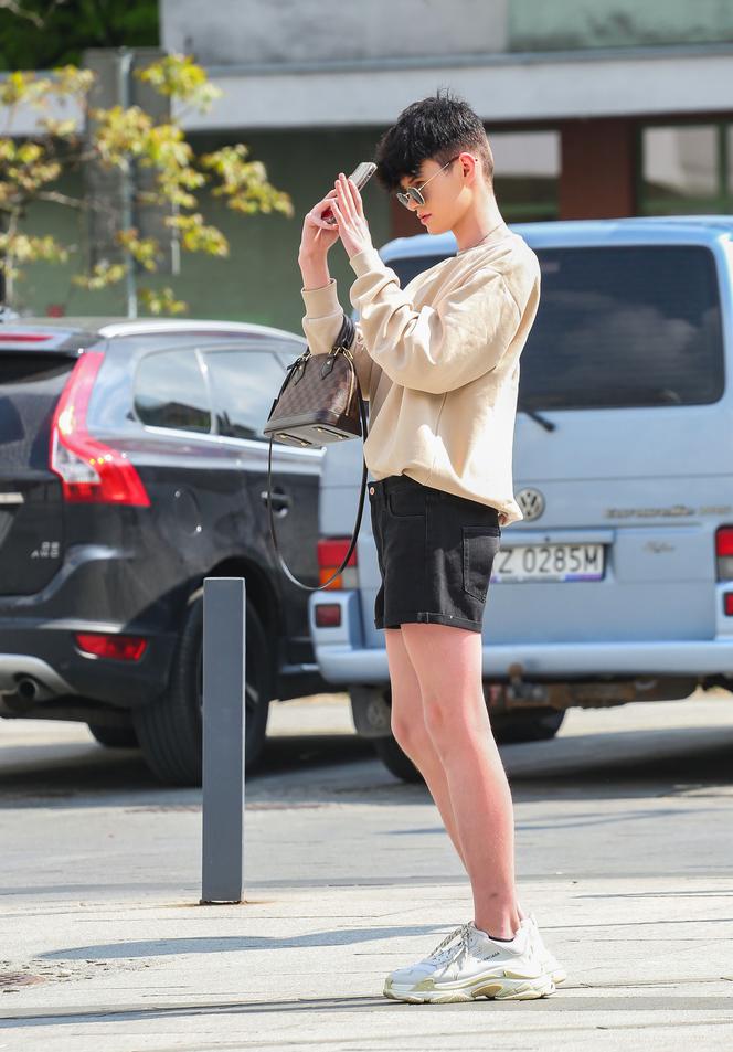 Idol nastolatek przyłapany przez paparazzi w stolicy!