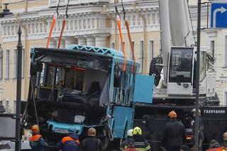 Rosja/ Autobus wpadł do rzeki w Petersburgu – trzy osoby nie żyją