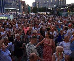 Potańcówka przed Teatrem Śląskim w Katowicach (09.08)