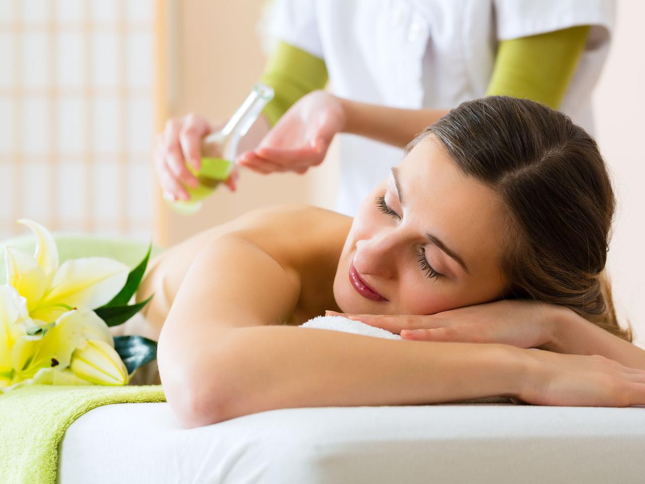 Masaż pleców i biustu