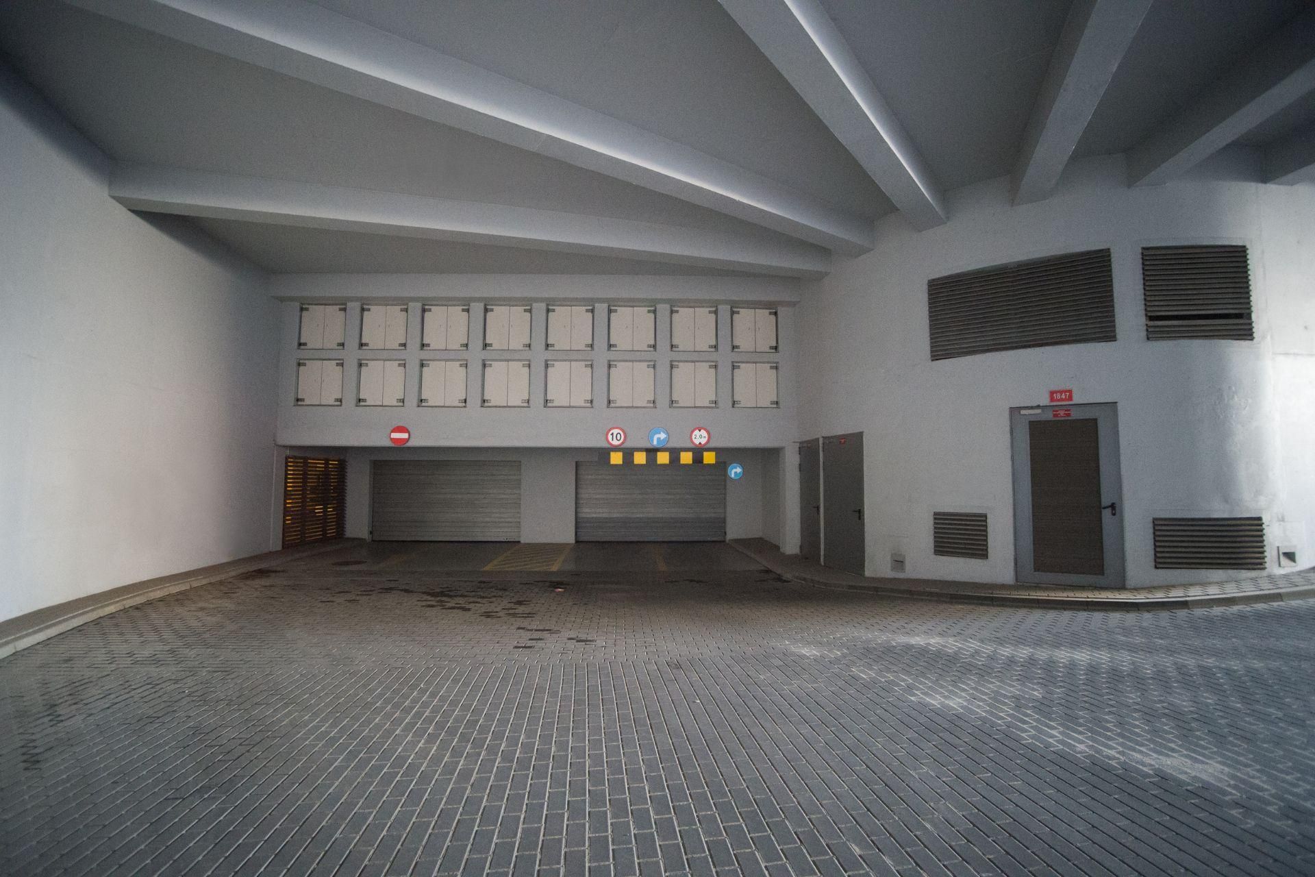 Bramy do garaży podziemnych WIŚNIOWSKI