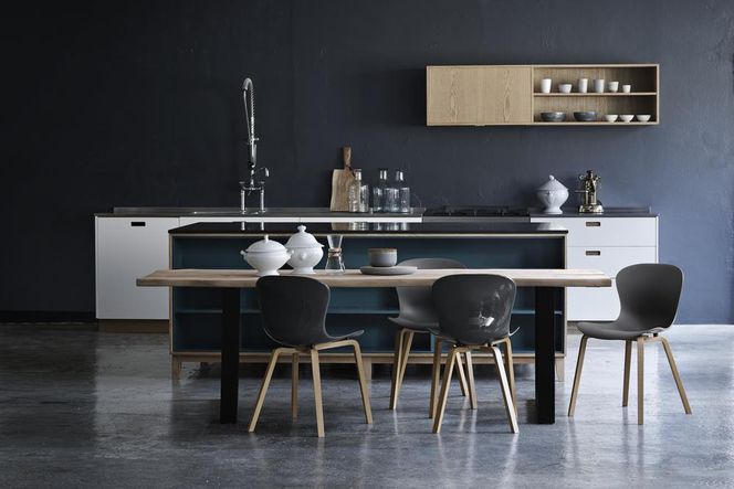 Trendy: koniec z bielą? Ciemne kolory w kuchni