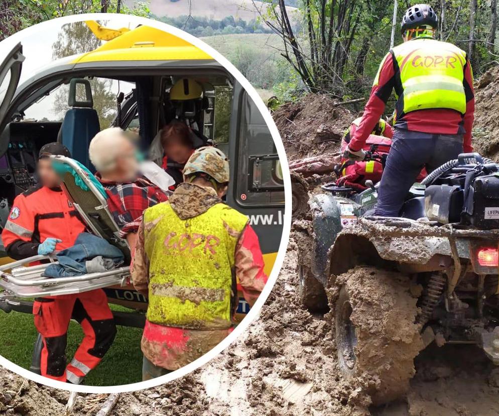  Ratownicy z GOPR Bieszczady, żeby pomóc choremu musieli przedrzeć się przez błoto