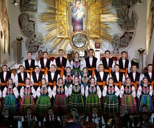 Występ zespołu Mazowsze w Starachowicach