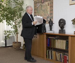 Stąd twardą ręką rządzi PiS Jarosław Kaczyński 