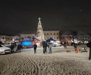 Samochód Coca-Coli w rynku w Kielcach