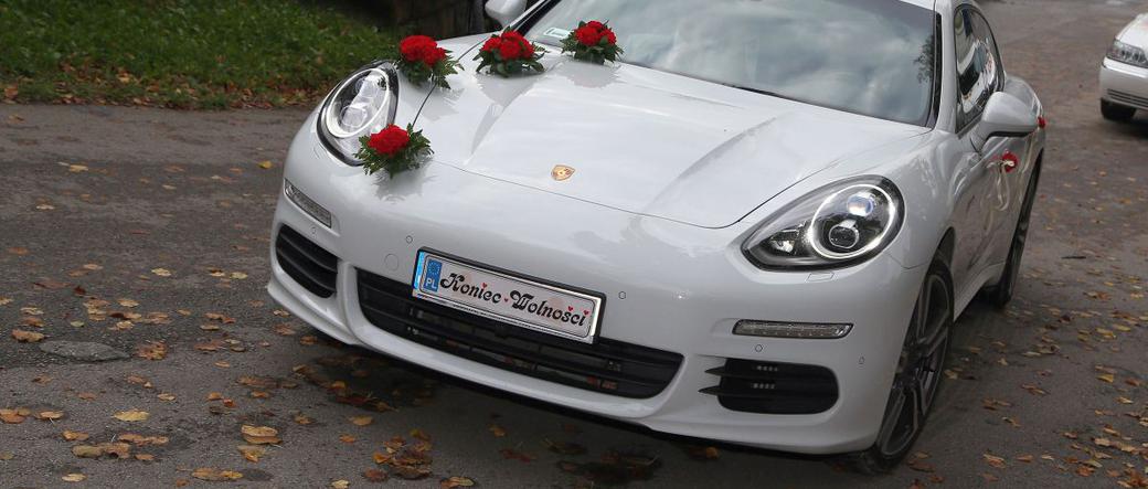 Kolarz Rafał Majka pojechał do ślubu Porsche Panamera