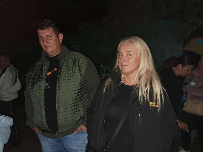 Posadzili drzewa, a następnie dali gorący koncert. Finał akcji zespołu Nocny Kochanek w Skarżysku