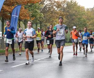 22. Poznań Maraton za nami. Tysiące biegaczy na ulicach Poznania 