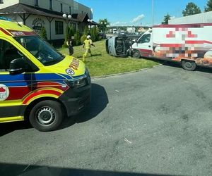 Zablokowana DK 12 w Kąkolewie koło Leszna. Po kolizji z udziałem dwóch samochodów [ZDJĘCIA/FILM]