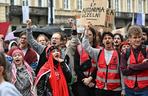 Protest studentów pod bramą Uniwersytetu Warszawskiego 