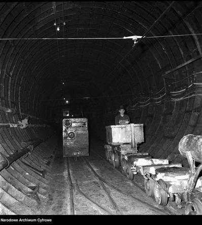 Budowa metra głębokiego w Warszawie w latach 50. XX w.