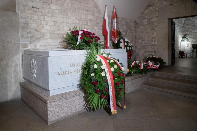 grób - Lecha Kaczyńskiego – prezydenta RP na Wawelu