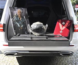 W Warszawie trwa pogrzeb Stanisława Soyki. Artysta otrzymał odznaczenie od prezydenta