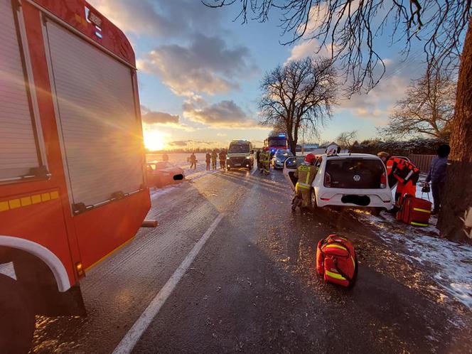 3 auta uszkodzone i 3 osoby poszkodowane