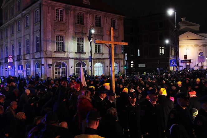 Duże utrudnienia w Warszawie. Tramwaj i autobusy pojadą objazdami. Gdzie spodziewać się zamkniętych ulic?