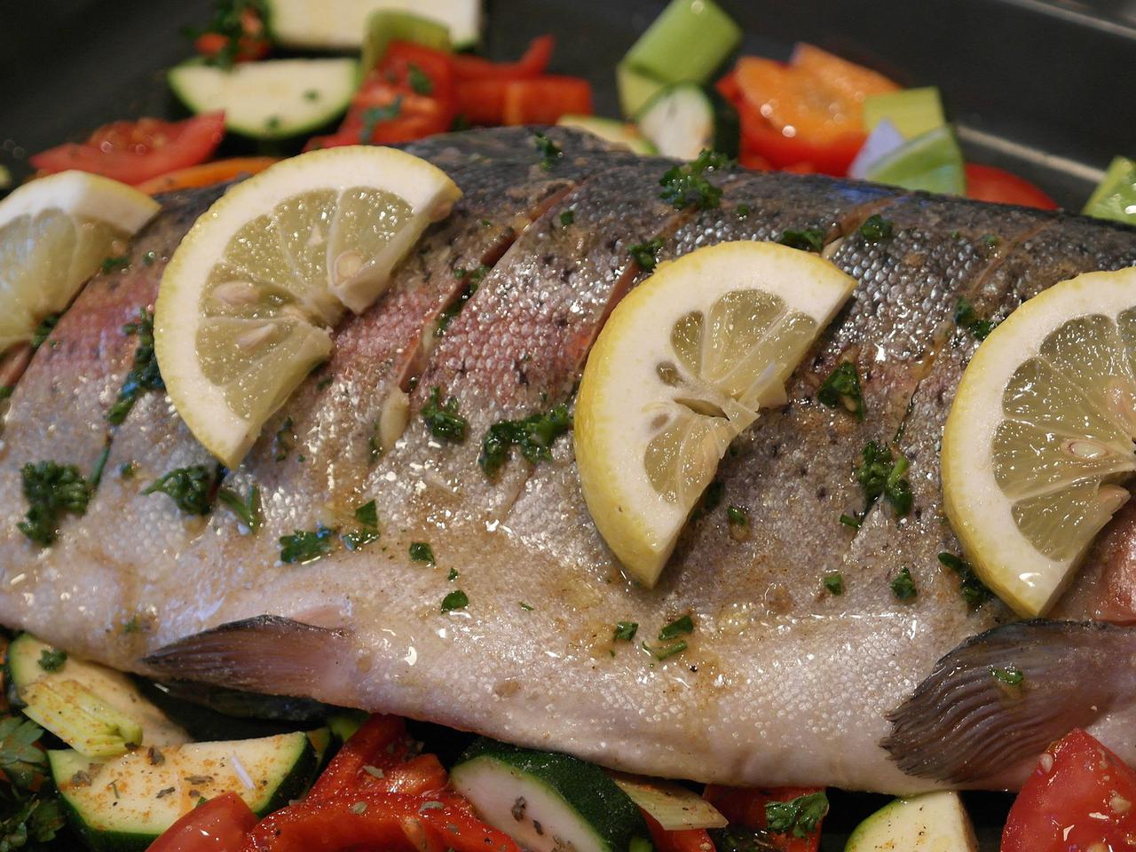 Pstrąg faszerowany z grilla