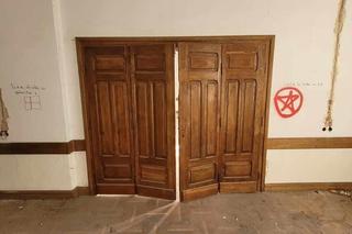 Mroczny pałac na Dolnym Śląsku. Historia tego miejsca wywołuje dreszcze... 