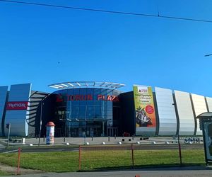 Toruńska Plaza otwarta dla odwiedzających po zerwaniu się sufitu. Są jednak ograniczenia