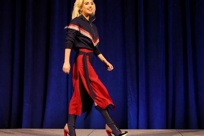 Lady Gaga na konferencji przed Super Bowl 2017