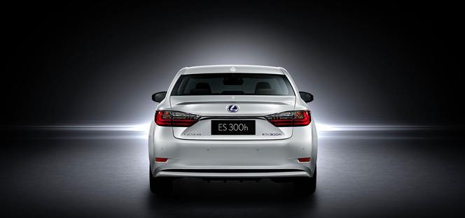 Lexus ES 300h - lifting 2016