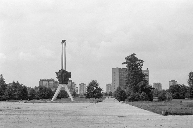 Archiwalne zdjęcia Pomnika Walki i Pracy w Tychach