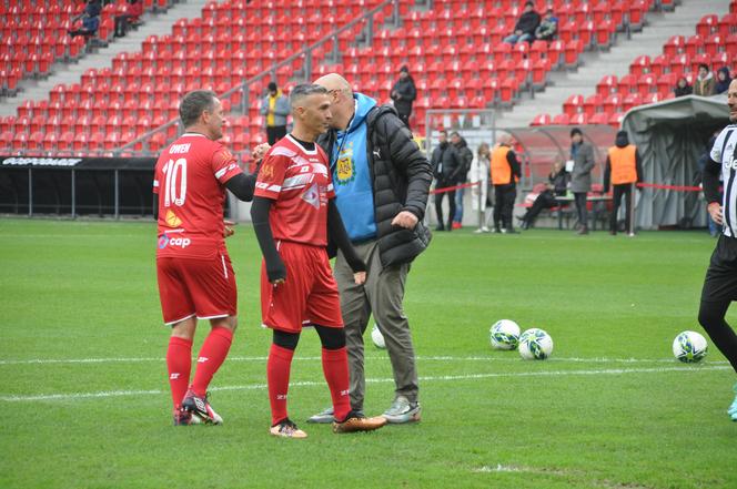 W Tychach grają gwiazdy światowego futbolu. Najpierw był pokazowy trening z młodzieżą