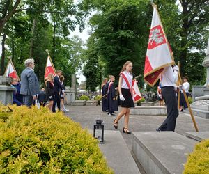Pamięć o powstańcach żyje w Ostrzeszowie. Ulicami miasta przeszedł Marsz Pamięci [ZDJĘCIA]