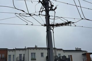 Ktoś zerwał sieć trakcyjną w Toruniu. Poważne utrudnienia