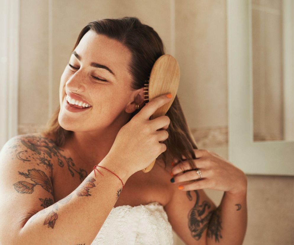 Domowy botoks za grosze. Wystarczy 15 minut, a zyskasz lśniące i zdrowe włosy